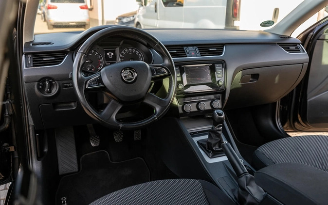 Skoda Octavia cena 27400 przebieg: 192000, rok produkcji 2014 z Mirsk małe 742